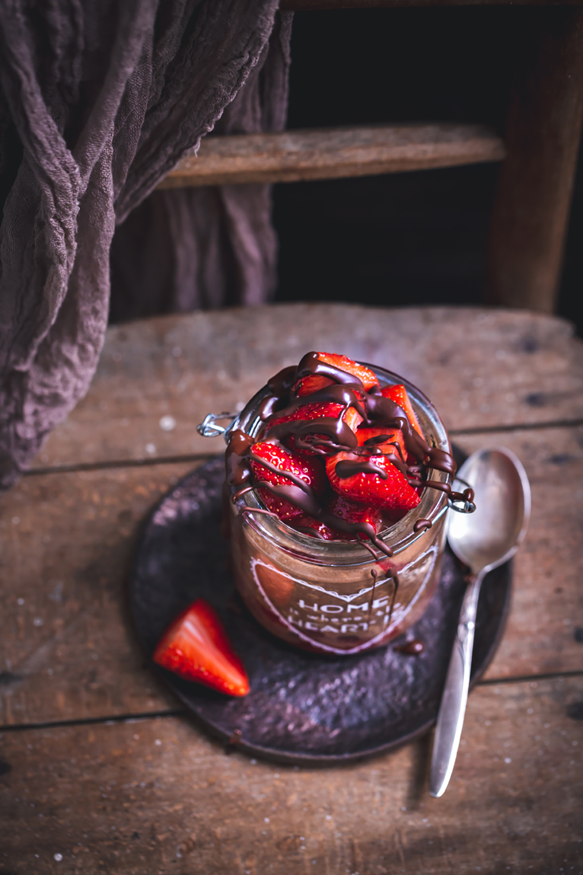 chocolate and strawberries overnight oats