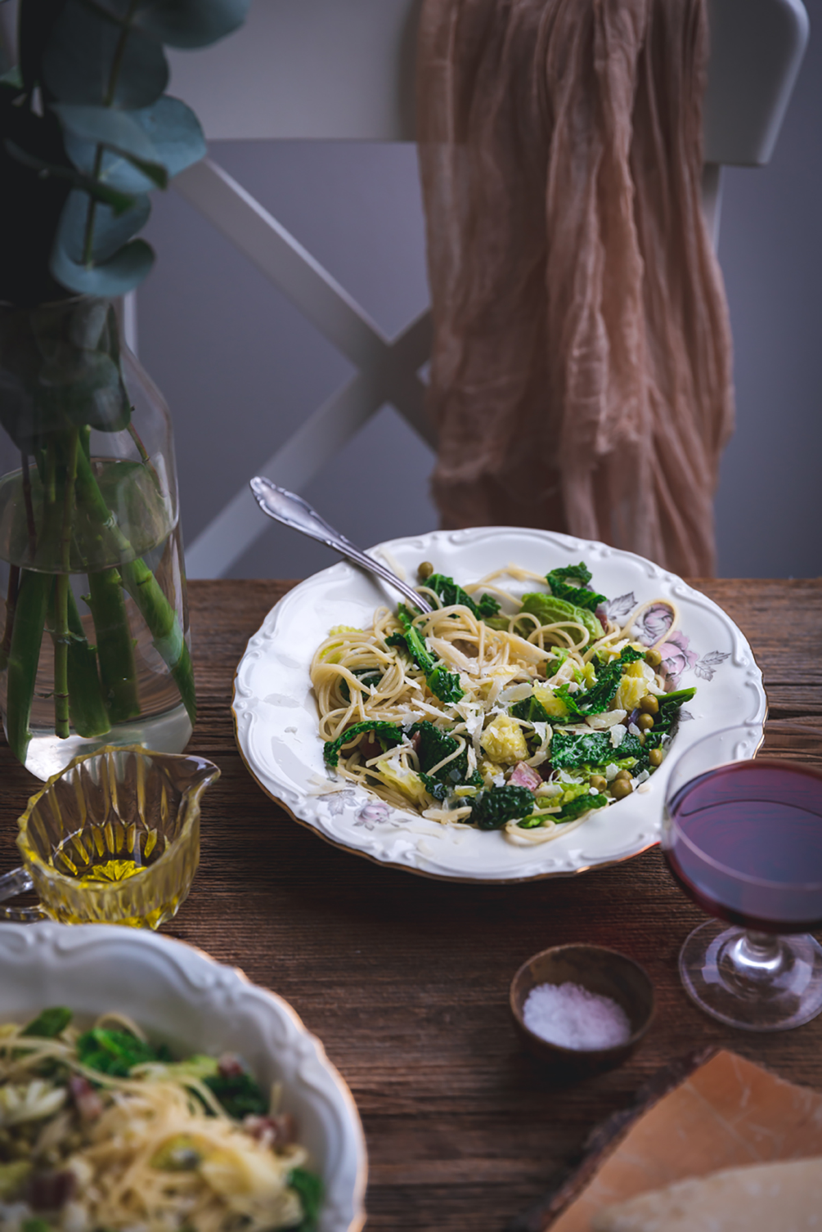 spaghetti with kale, green peas and pancetta