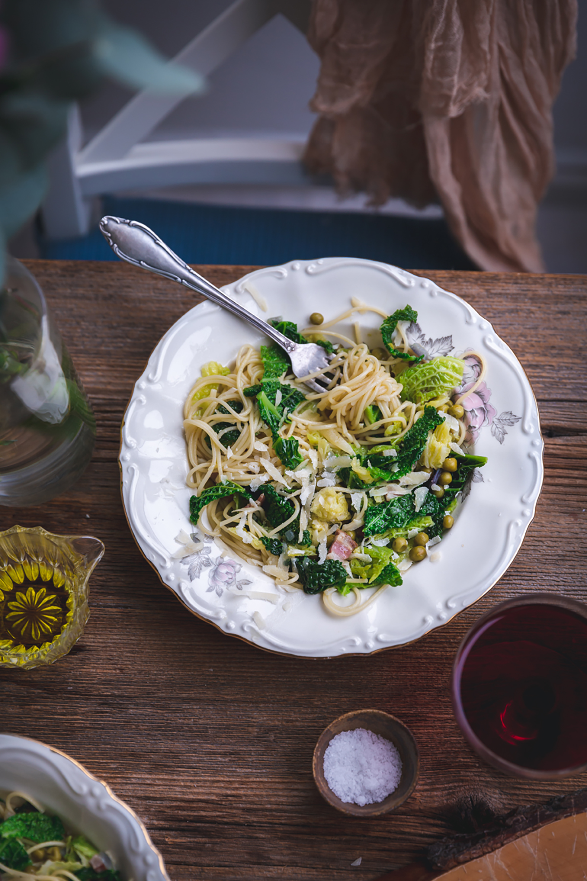 spaghetti with kale, green peas and pancetta