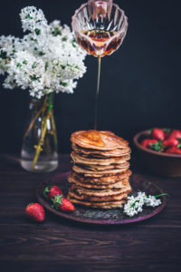 apple spelt pancakes