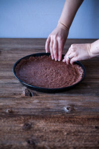 chocolate tart with oat and coconut oil crust (vegan)