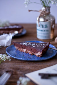 chocolate tart with oat and coconut oil crust (vegan)