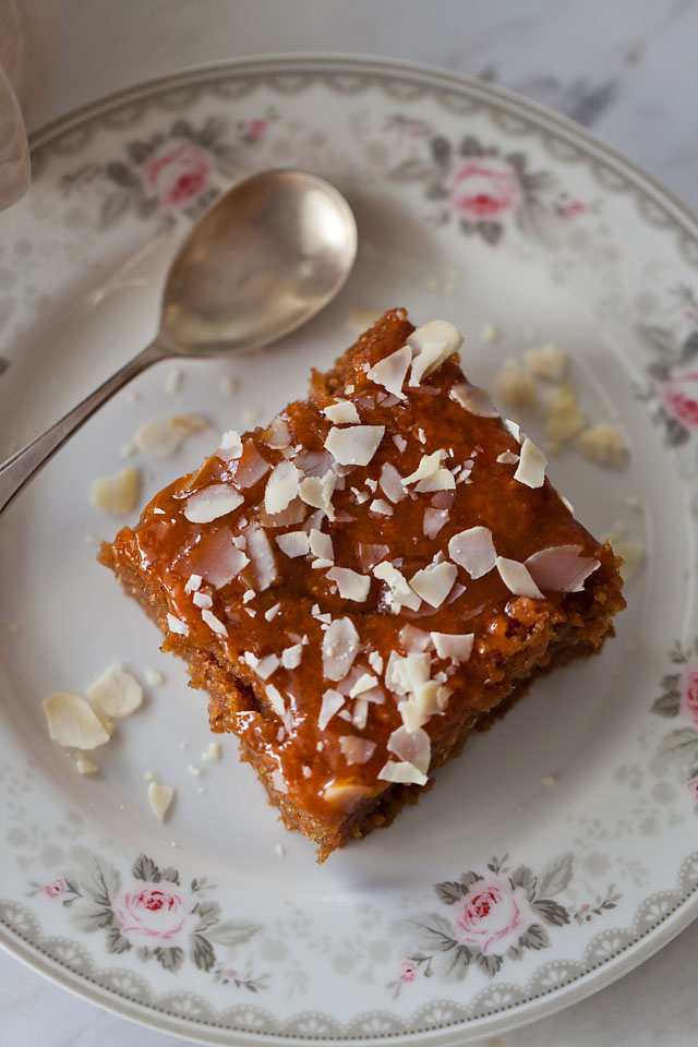 Apple and apricot jam Embargo cake (simple and juicy!)
