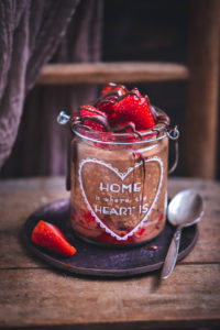 chocolate and strawberries overnight oats
