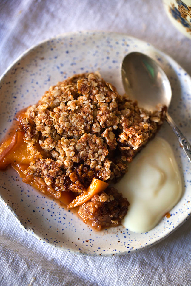 peach crumble