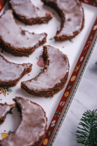 Mum's soft chocolate crescent cookies