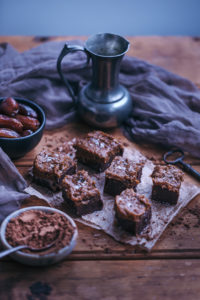 dark chocolate date caramel fudge (vegan, gluten-free)