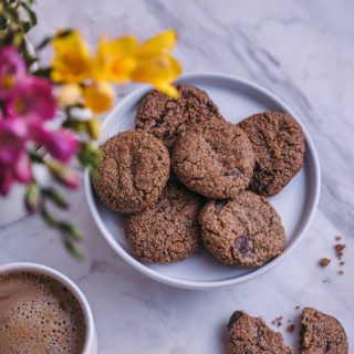 cashew butter chocolate chip cookies, vegan and gluten-free