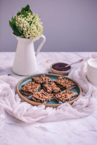 Blueberry jam oatmeal bars (vegan)