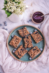 Blueberry jam oatmeal bars (vegan)