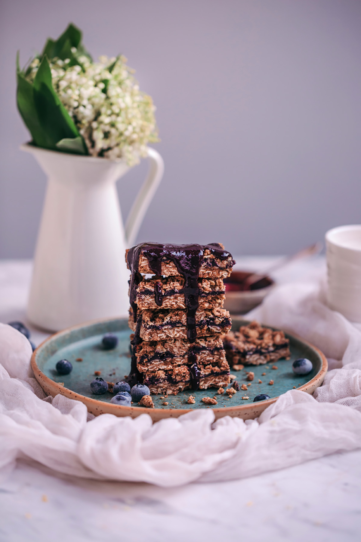 Blueberry jam oatmeal bars (vegan)