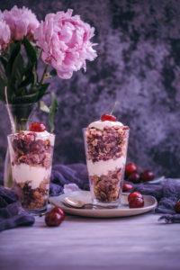 cherry coconut crumble, vegan and gluten-free