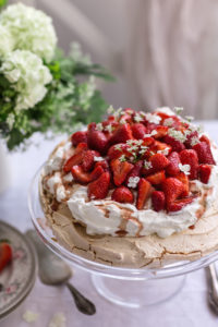 strawberry pavlova cake