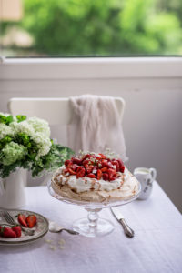 strawberry pavlova cake