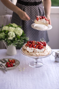 strawberry pavlova cake
