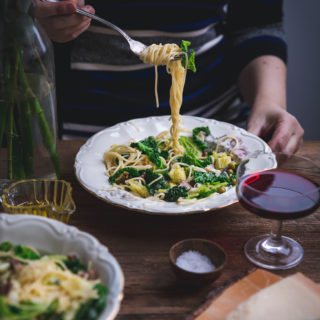 spaghetti with kale, green peas and pancetta