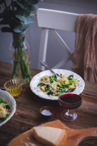 spaghetti with kale, green peas and pancetta