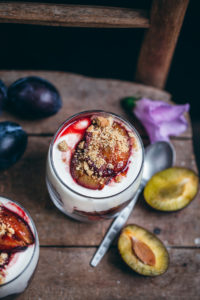 roasted plums and yogurt dessert