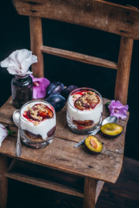 roasted plums and yogurt dessert