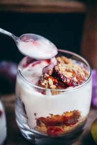 roasted plums and yogurt dessert