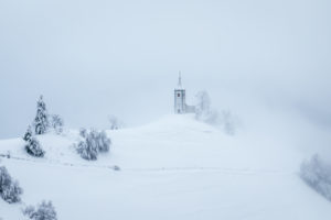 Jamnik, church